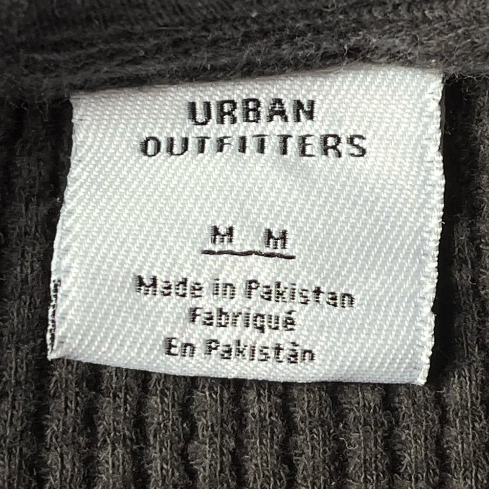 Urban Outfitters Long Sleeve Waffle Shirt Faded Black Size Medium - Picture 3 of 5